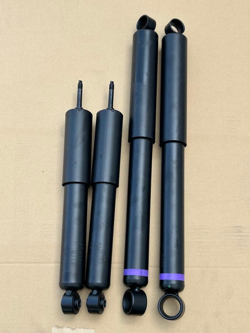 トヨタ ハイエース 純正ショック 新車外し - メルカリ