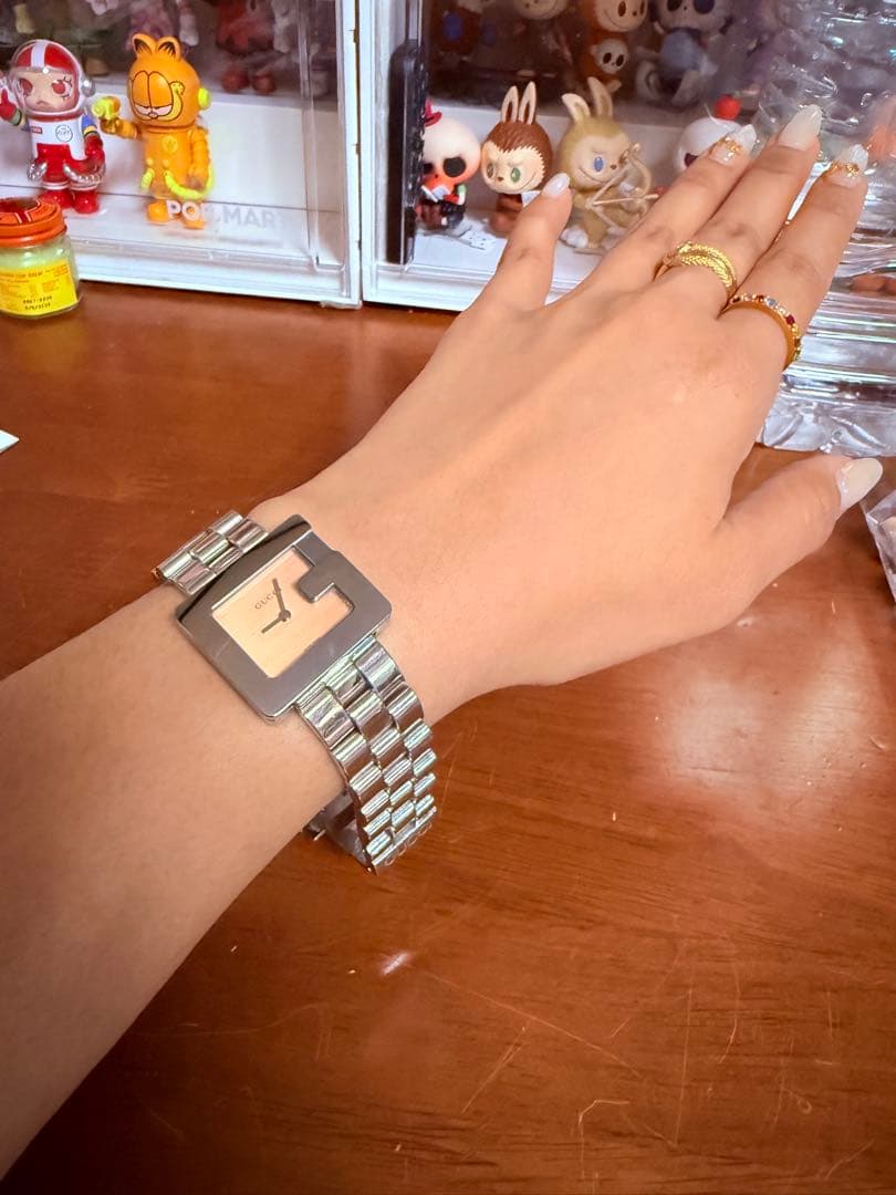 GUCCI シルバー ベージュ スクエア時計