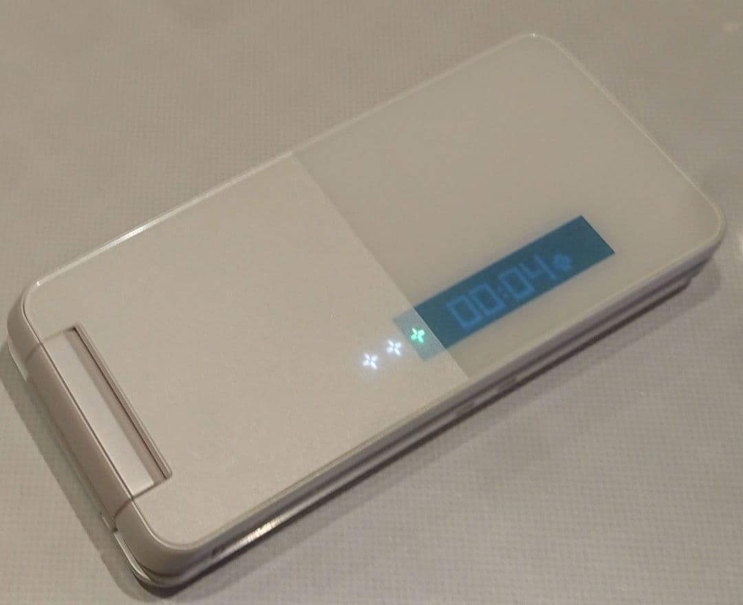 新品 レア ドコモ SH-11C ホワイト ガラケー ワンセグ ゲーム 携帯