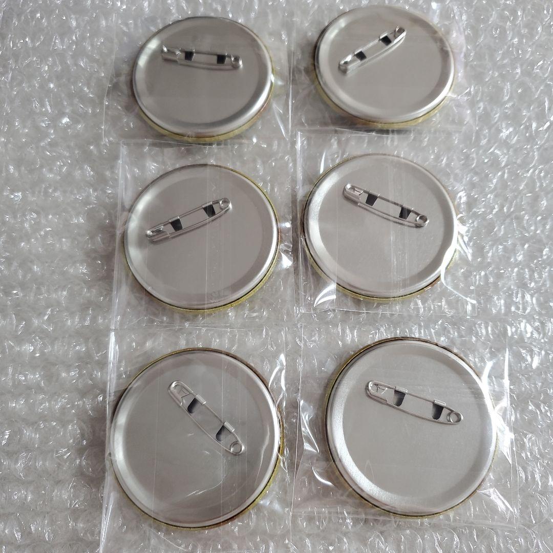 進撃の巨人 魔法使い 缶バッジ ラメキラカンバッジ リヴァイ 6つ