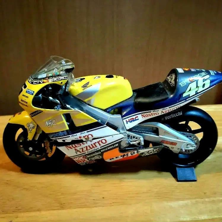 レプソル ホンダNSR500 バイク＆バレンティーノ・ロッシ(フュギア