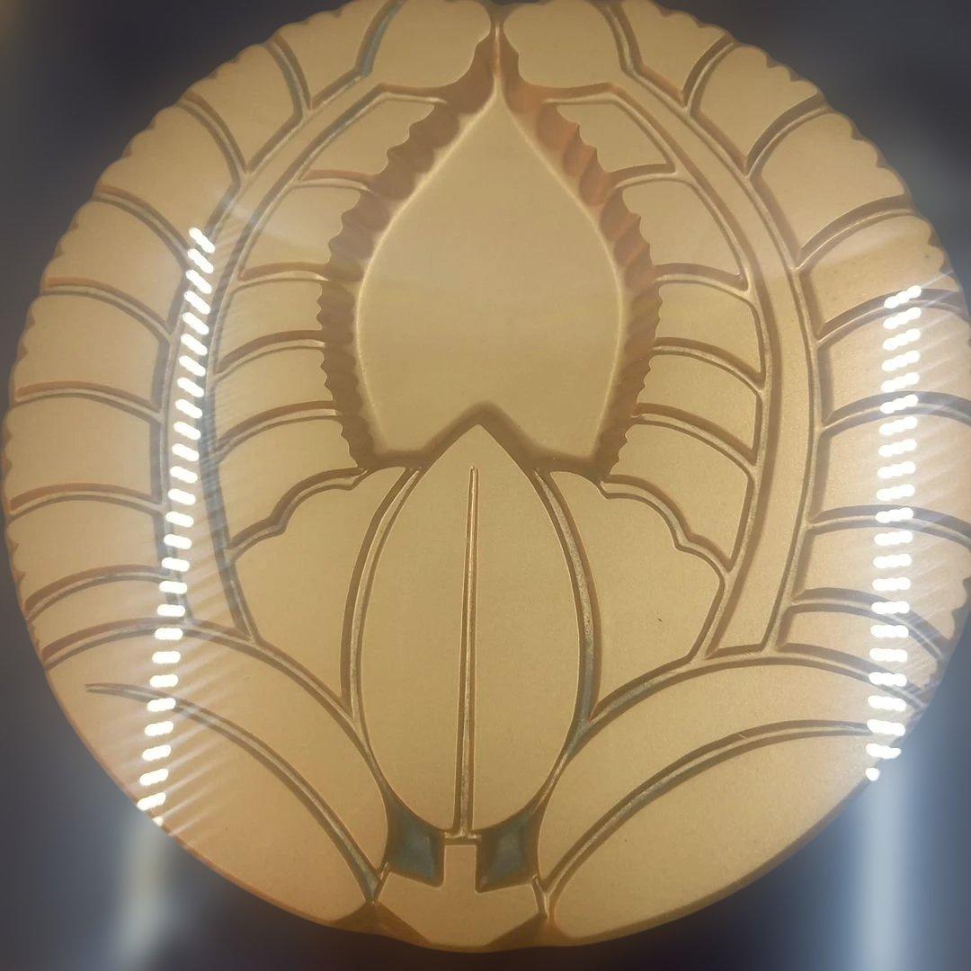 家紋「丸に抱き茗荷」置物 - メルカリ