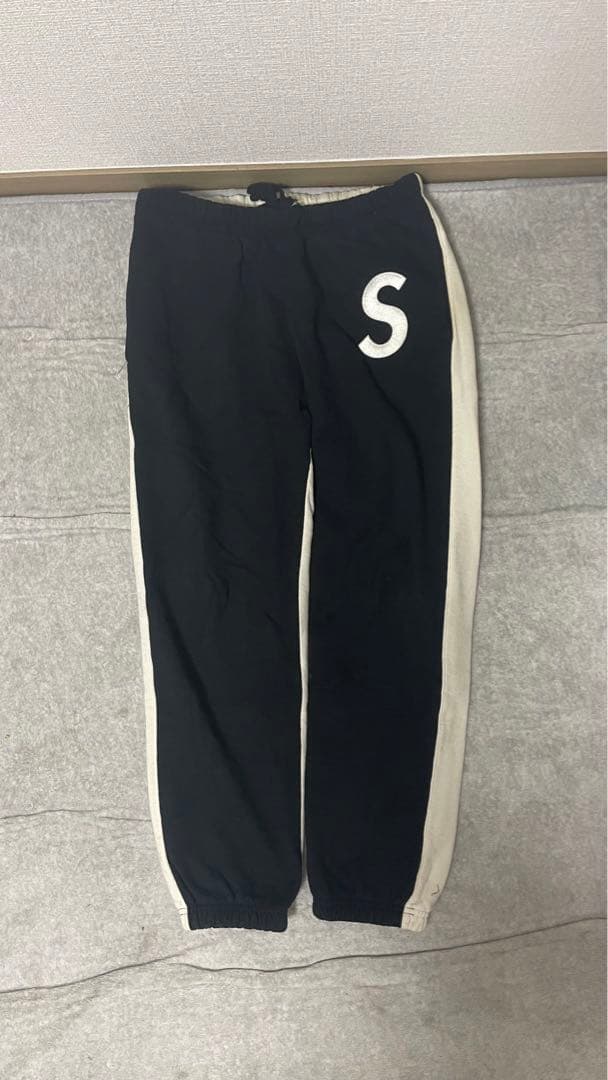 supreme Sロゴセットアップ - メルカリ
