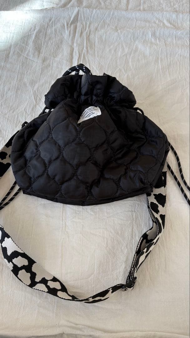 ブラックキルティングショルダーバッグ