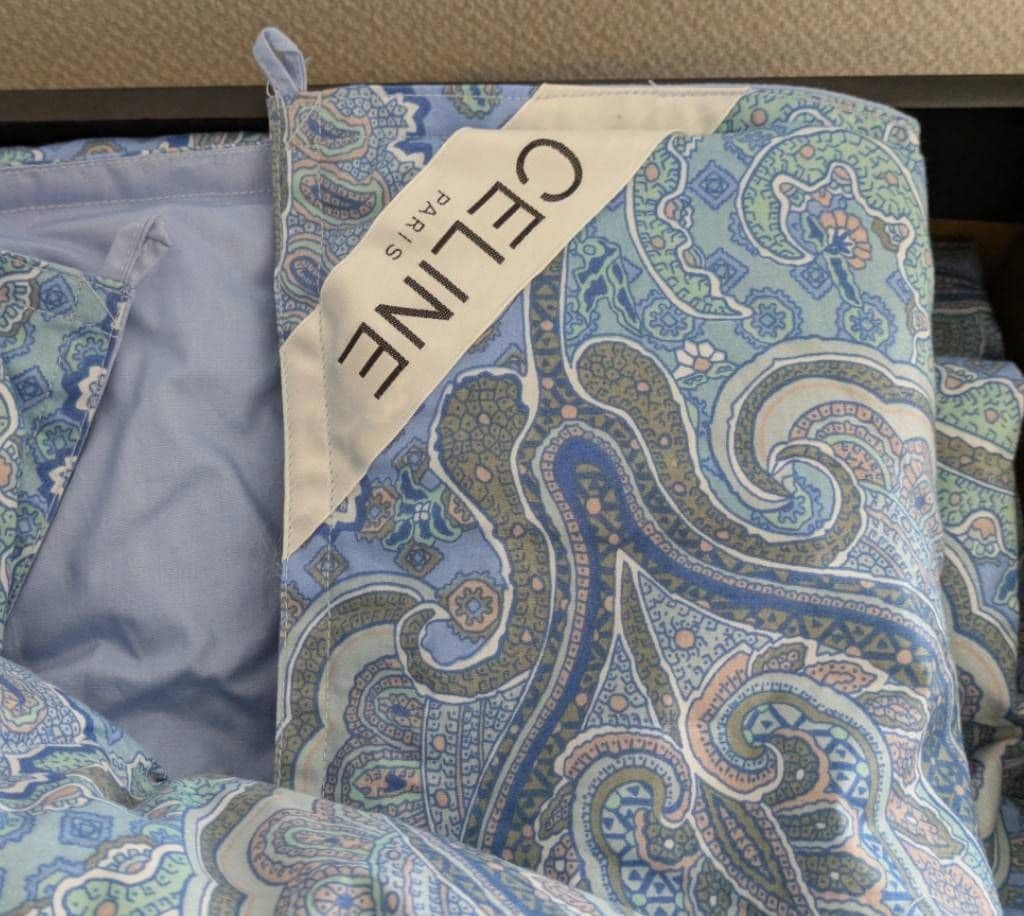 CELINE セリーヌ 羽根ダウン掛けふとん(肌掛) 140×190 - メルカリ