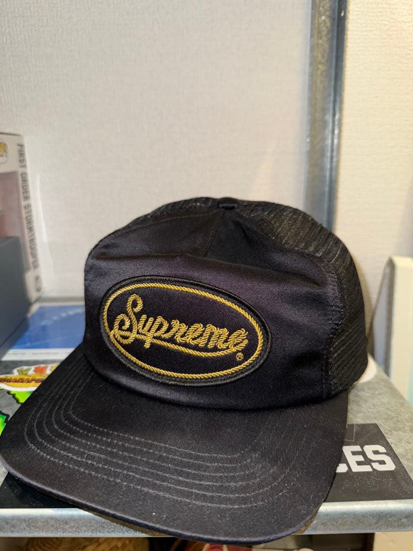 Supreme 刺繍ロゴ トラッカーキャップ 黒