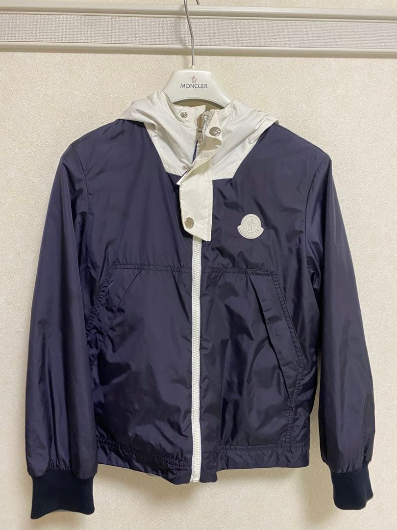 月末価格【美品】MONCLER キッズ フード付ジャケット リバーシブル モンクレール ダウンジャケット リバーシブル アウター フード付き
