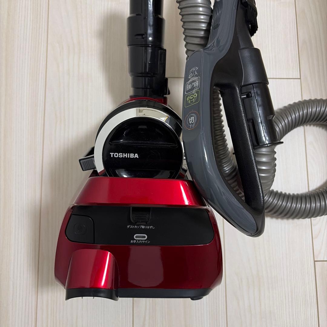 【TOSHIBA】サイクロン式クリーナー 東芝 サイクロン式クリーナー ホワイト VC-C7A(W) ( 1台 )/ 東芝