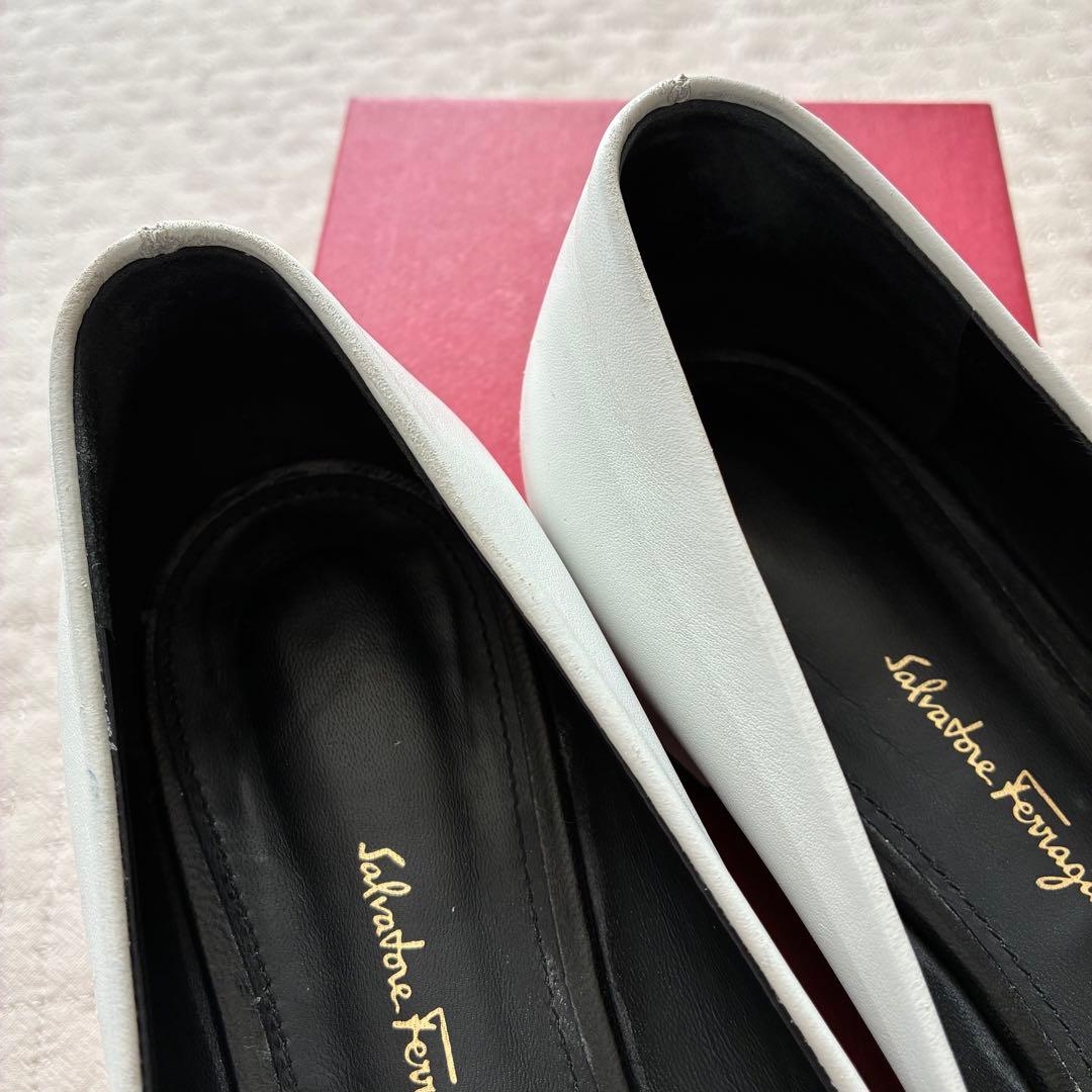 FERRAGAMO フェラガモ ヴァラリボン バイカラー フラット パンプス