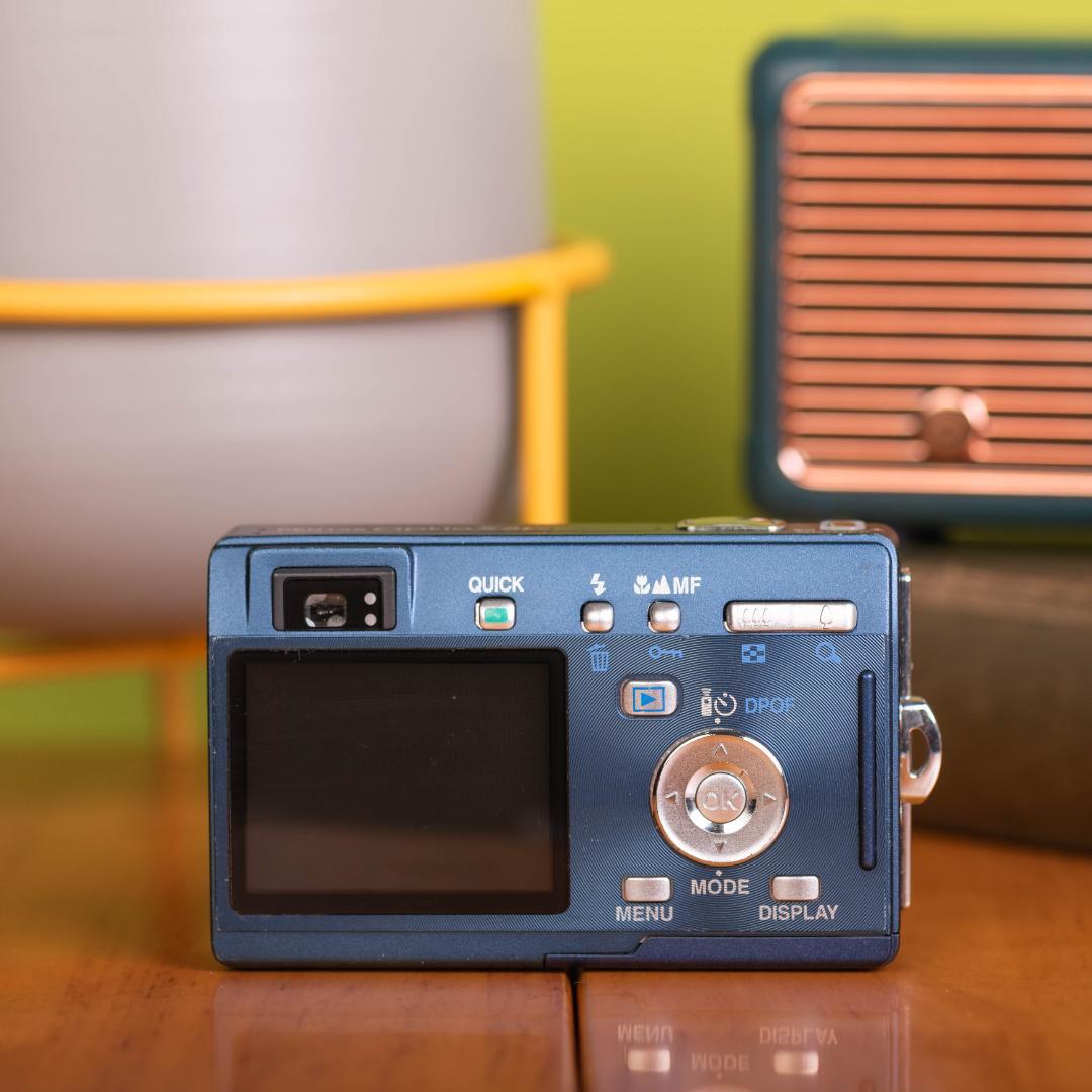 可愛いすぎるオールドコンデジ】PENTAX optio S5i ブルー - メルカリ