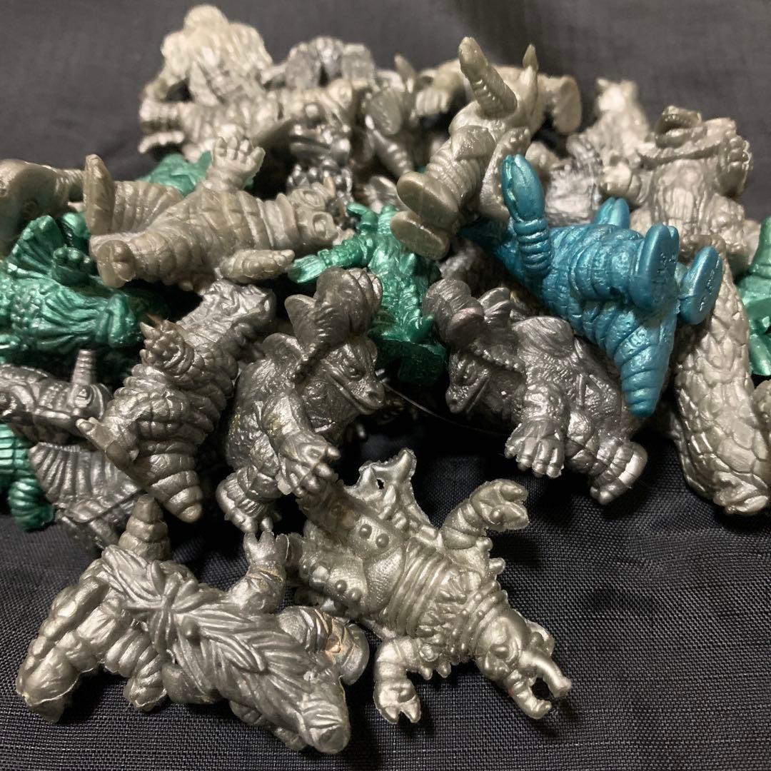 ウルトラ怪獣消しゴム シルバー グリーン ブルー メタリック42体 昭和