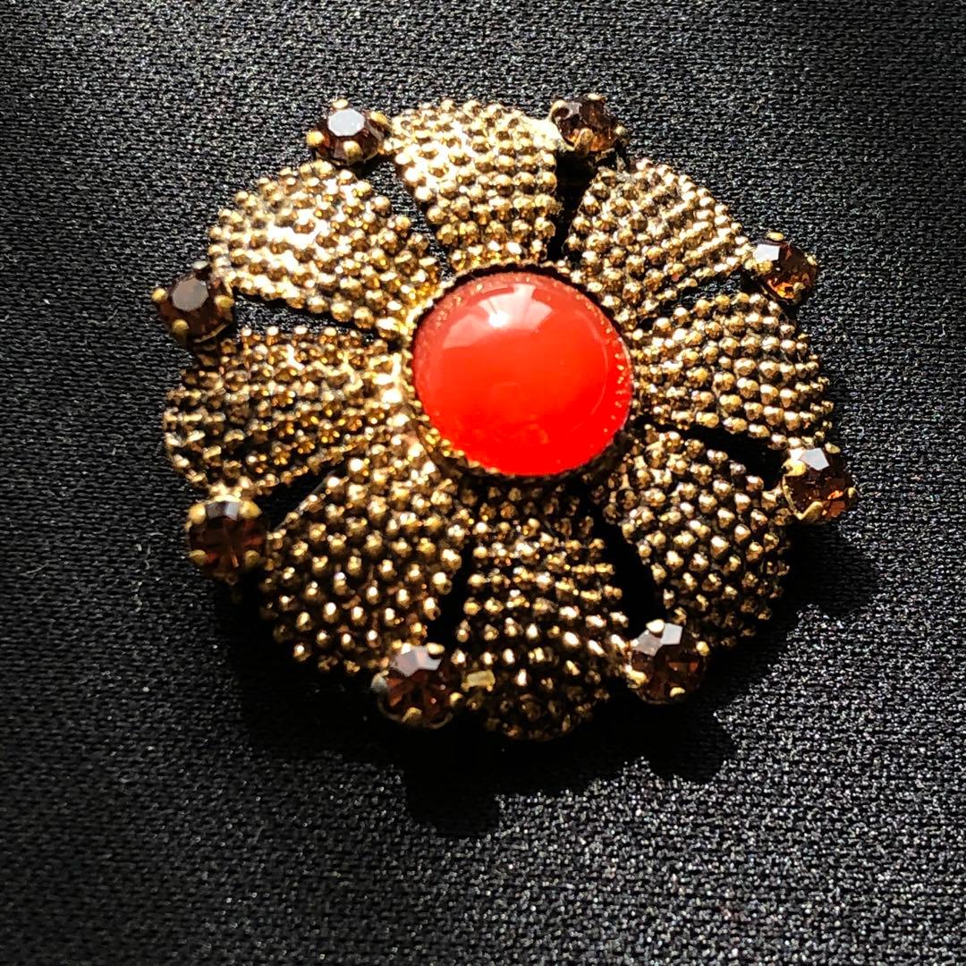 オーストリア製 ☆ ヴィンテージブローチ 赤石 クリスタル装飾
