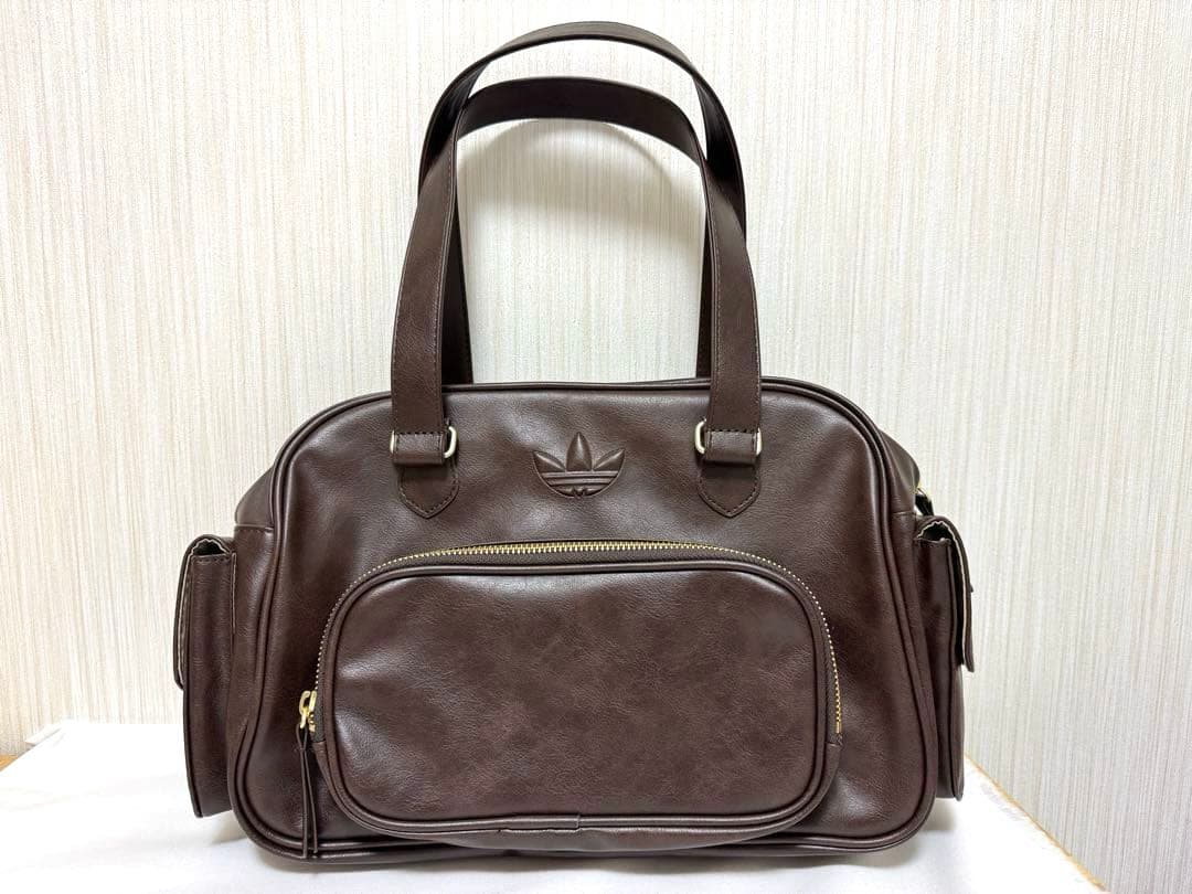 日本未発売】adidas RETRO ARCHショルダーバッグ - メルカリ
