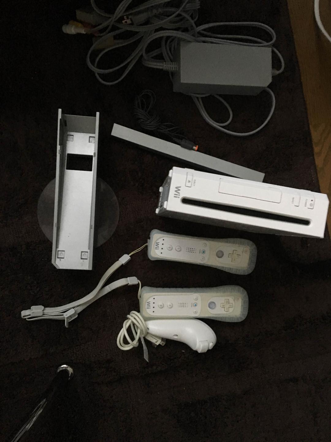 wii 本体 + カセット4つ wii 本体 + カセット4つ Wii本体 カセット wii 本体 + カセット4つ Wii