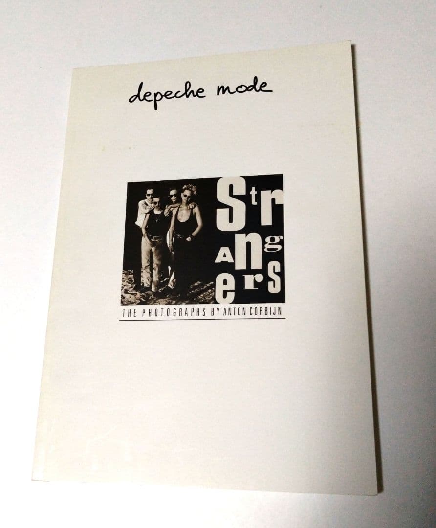 デペッシュ・モード Strangers 写真集　アントン・コービン デペッシュ・モード Strangers 写真集 アントン・コービン - メルカリ