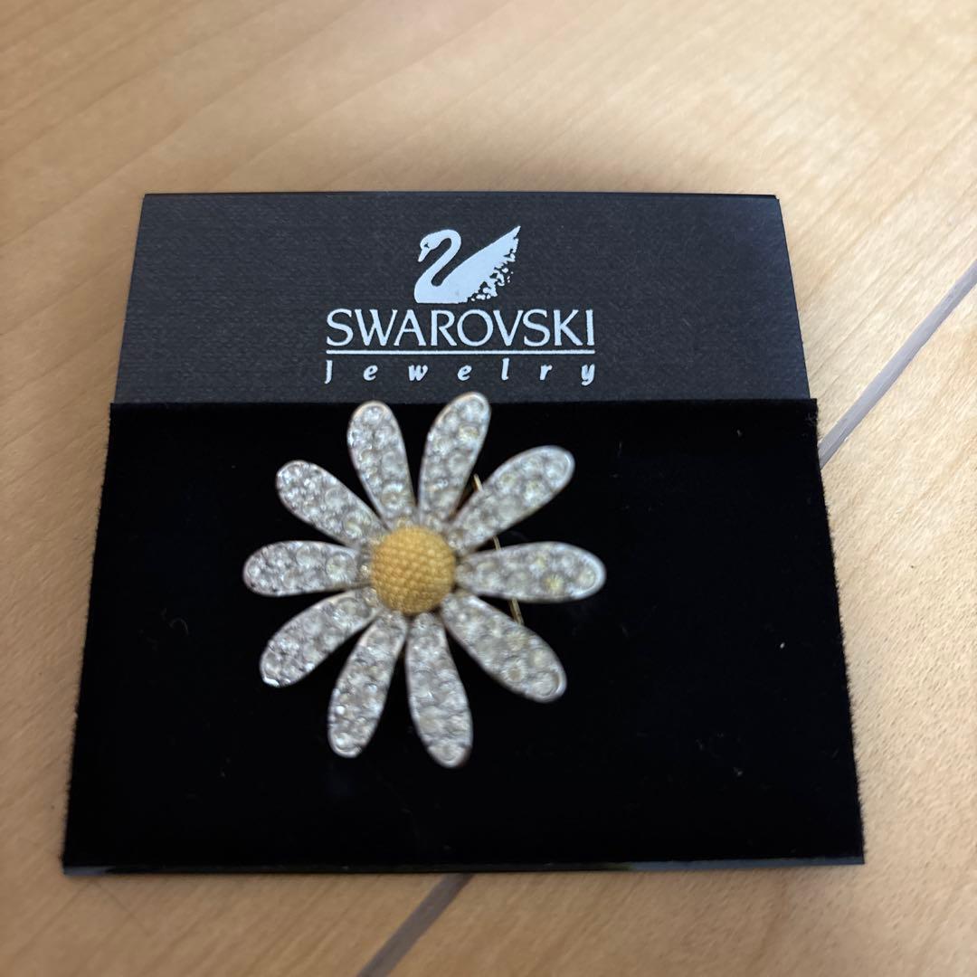 Swarovski ブローチ フラワー 未使用 - メルカリ