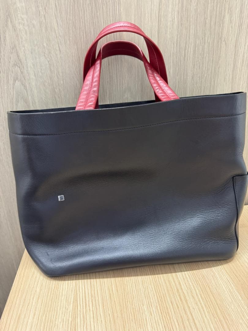 BALLY　バリー　レザー　ハンドバッグ BALLY_WAM04M_VT748_U901O_01.jpg