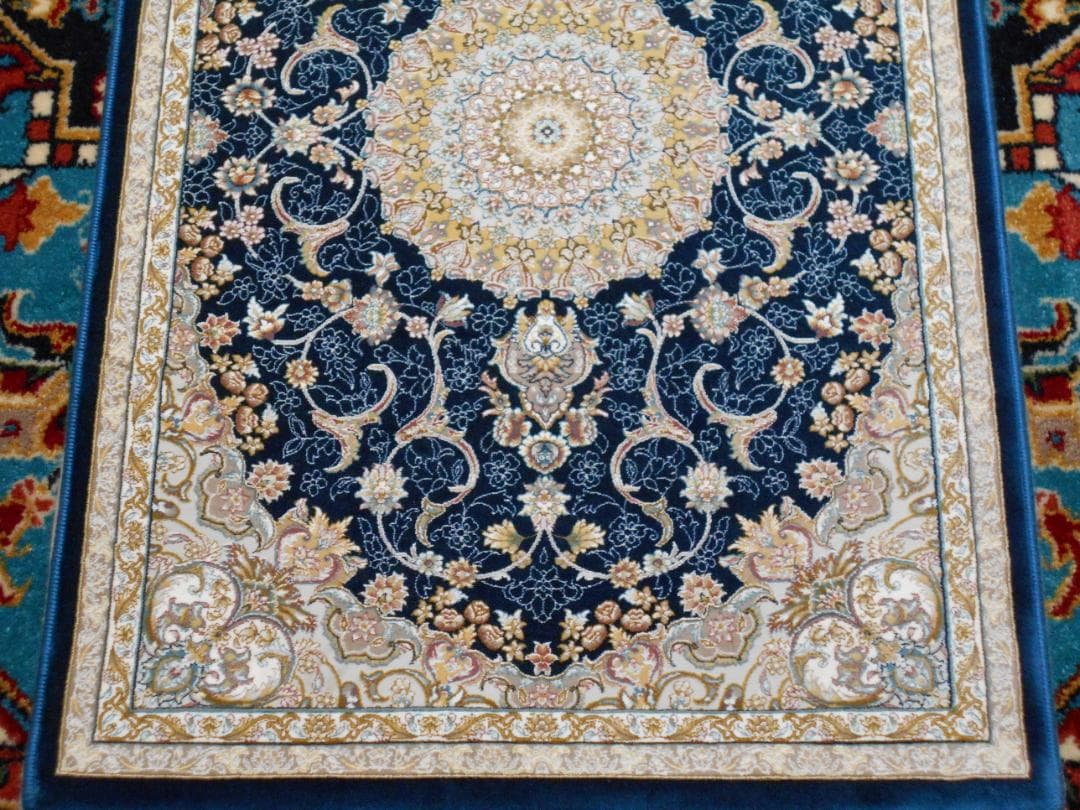 225万ノット、超高密度織！本場イラン産 絨毯 60×90cm‐201601 - メルカリ