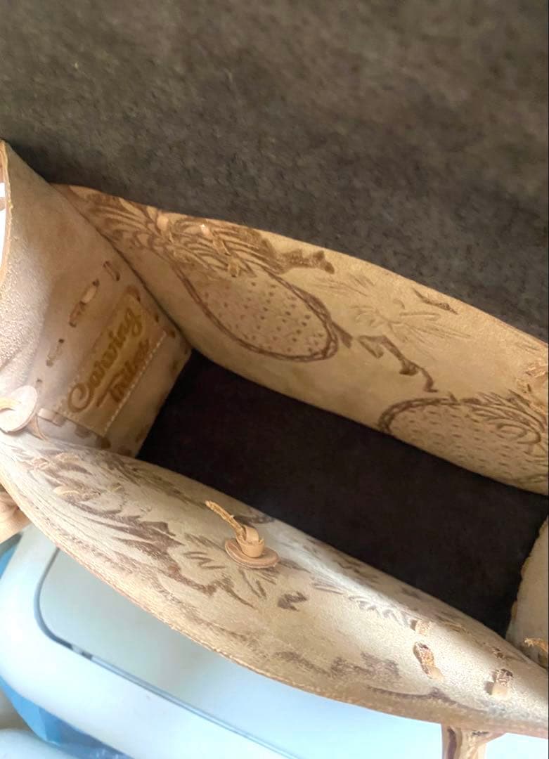 グレースコンチネンタル カービングトライブス マエストラSトロピカル