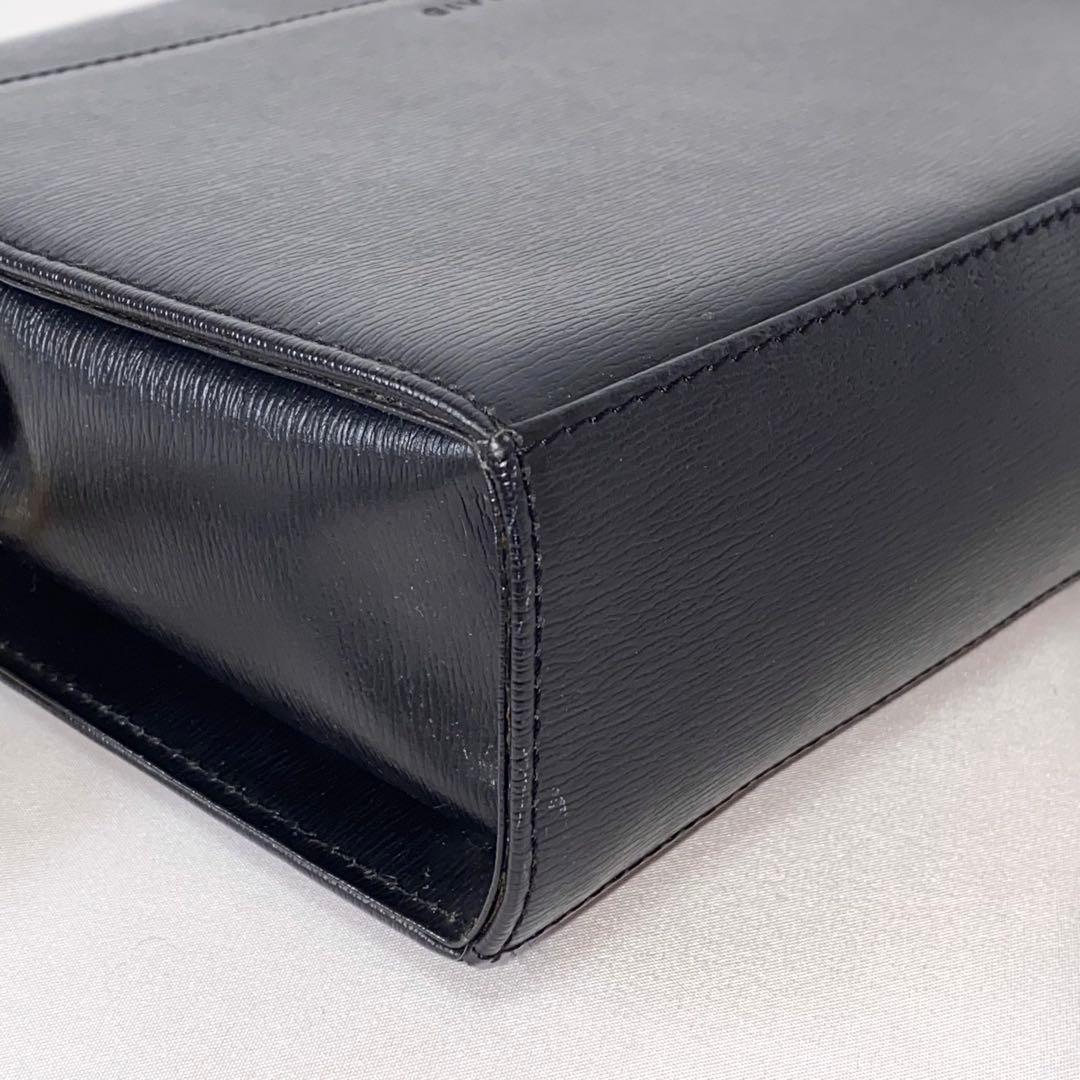 美品】GIVENCHY ジバンシィ クラッチバッグ セカンドバッグ レザー