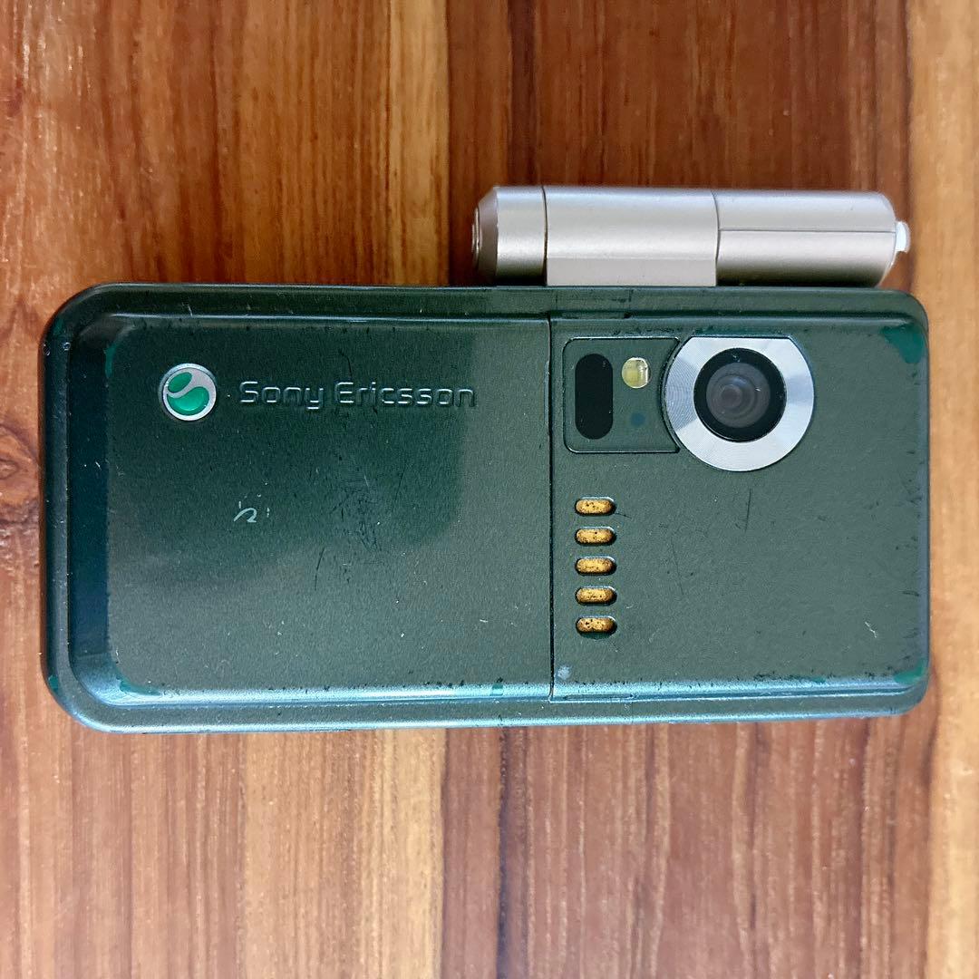 希少 au Sony ソニー エリクソン W44S ガラケー 携帯電話 ジャンク