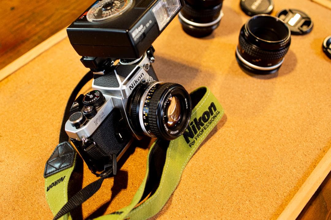 Nikon FE2 50mm、55mmマクロ、24mmレンズ付 防湿庫保管品