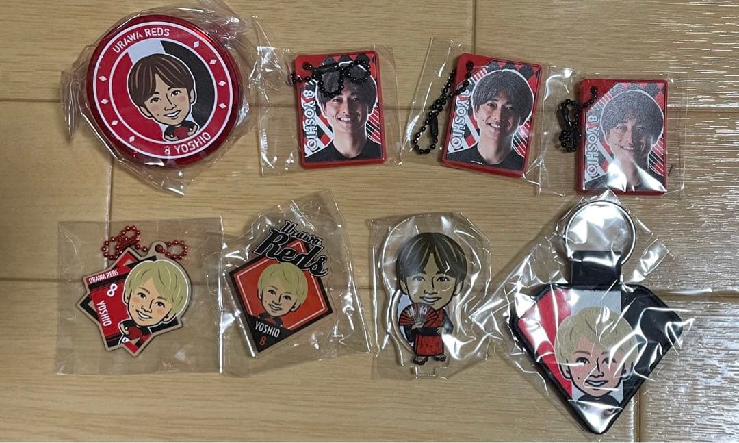 浦和レッズ　ガチャ　小泉佳穂 Amazon.co.jp: 浦和レッズ 8 小泉佳穂 モバガチャ アクリルスタンド