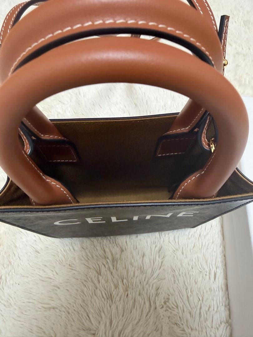 CELINE ブラウン レザー ショルダーバッグ - メルカリ