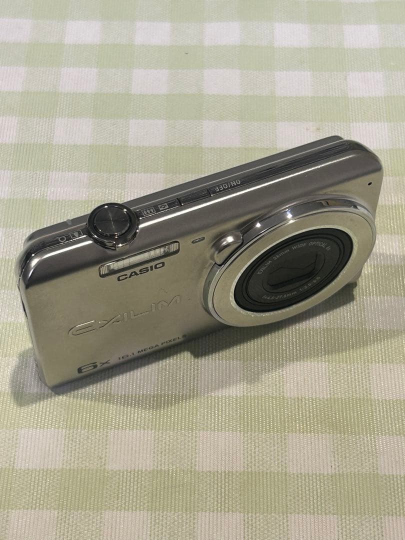 CASIO EXILIM EX-ZS26 16.1MP コンパクトデジタルカメラ