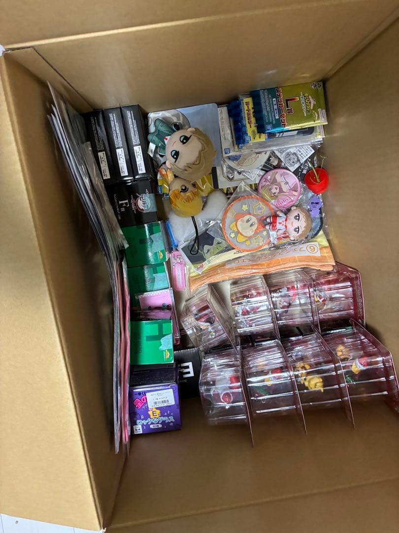 アニメグッズ ノンジャンル 大量 まとめ売り アクスタ 缶バッジ