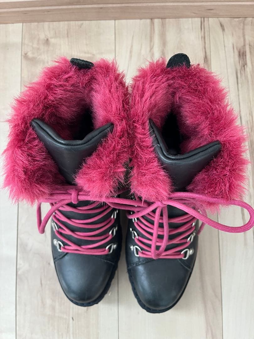 LIMI feu】ファー付きブーツ ブラック/ピンク