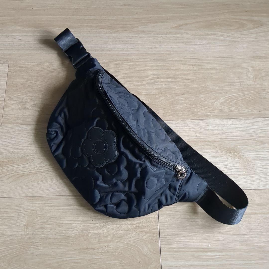 未使用　マリークワント　黒 花柄キルティング ボディバッグ MARY QUANT ONLINE SHOP｜マリークヮントオンラインショップ | MARY