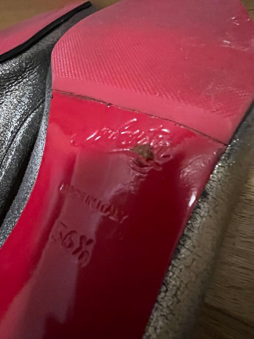 【美品✨】クリスチャンルブタン パンプス　シルバー　23.5cm ローヒール