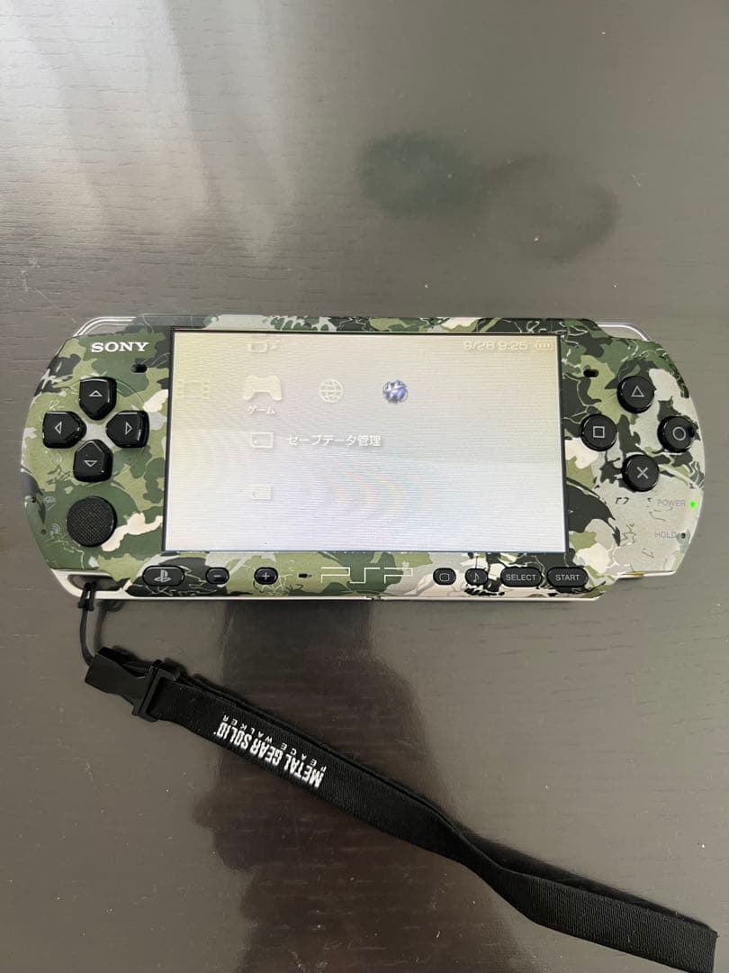 入手困難　psp3000迷彩柄《メタルギア限定版》　おまけ付き