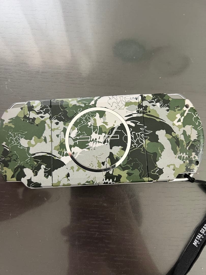 入手困難　psp3000迷彩柄《メタルギア限定版》　おまけ付き