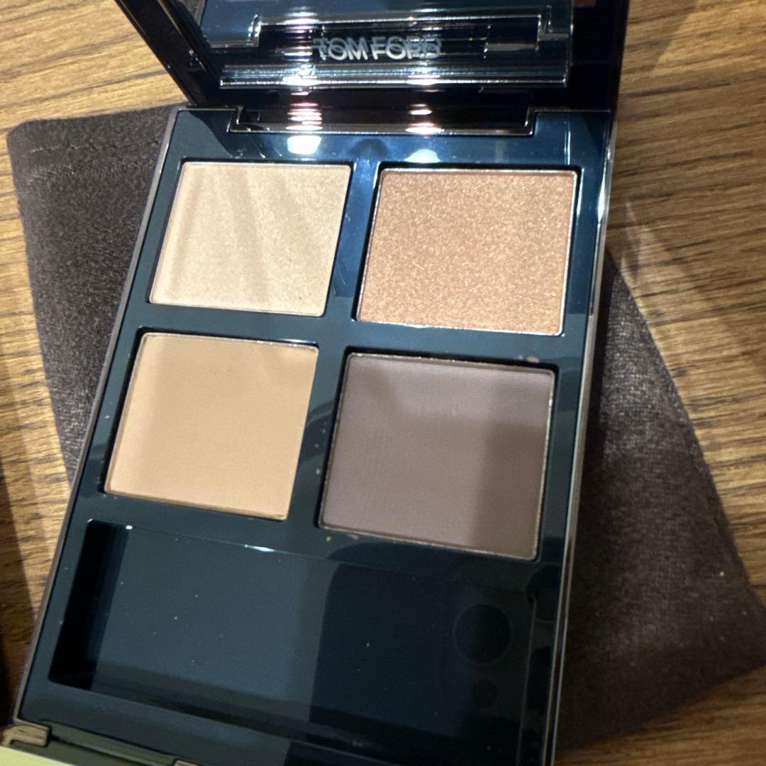 TOM FORD トムフォード アイカラークォード 28 ドゥラクレーム - メルカリ