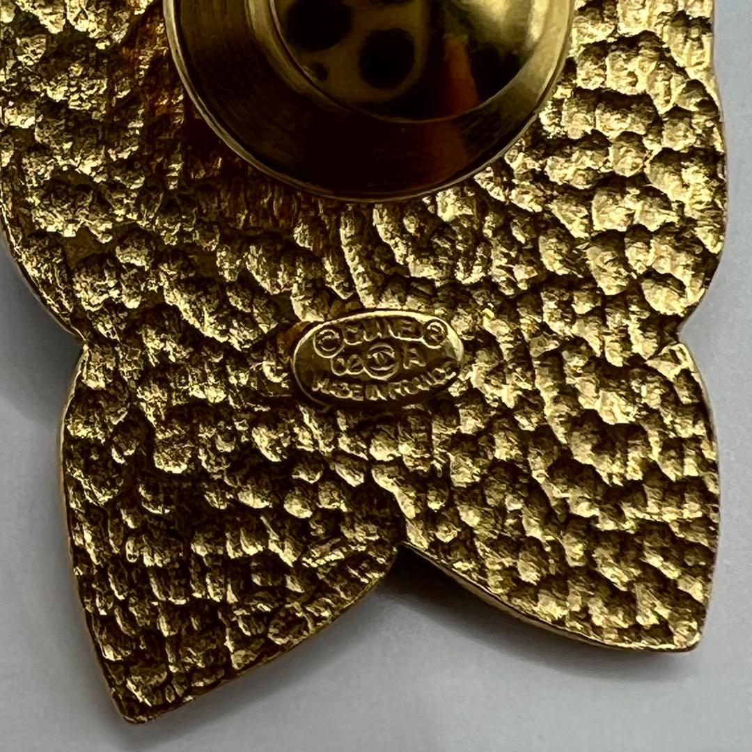 未使用に近い】シャネル ピンブローチ カメリア パールモチーフ 02A