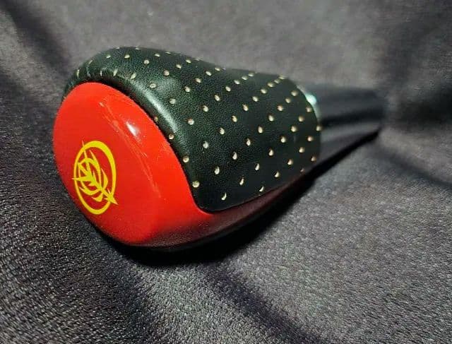 シャア専用オーリス 純正シフトレバー ジオニックトヨタマーク - メルカリ