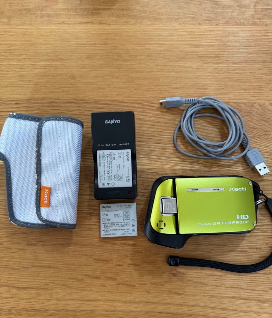 SANYOデジタルムービーカメラ　DMX-CA9 Amazon | SANYO ハイビジョン 防水デジタルムービーカメラ Xacti