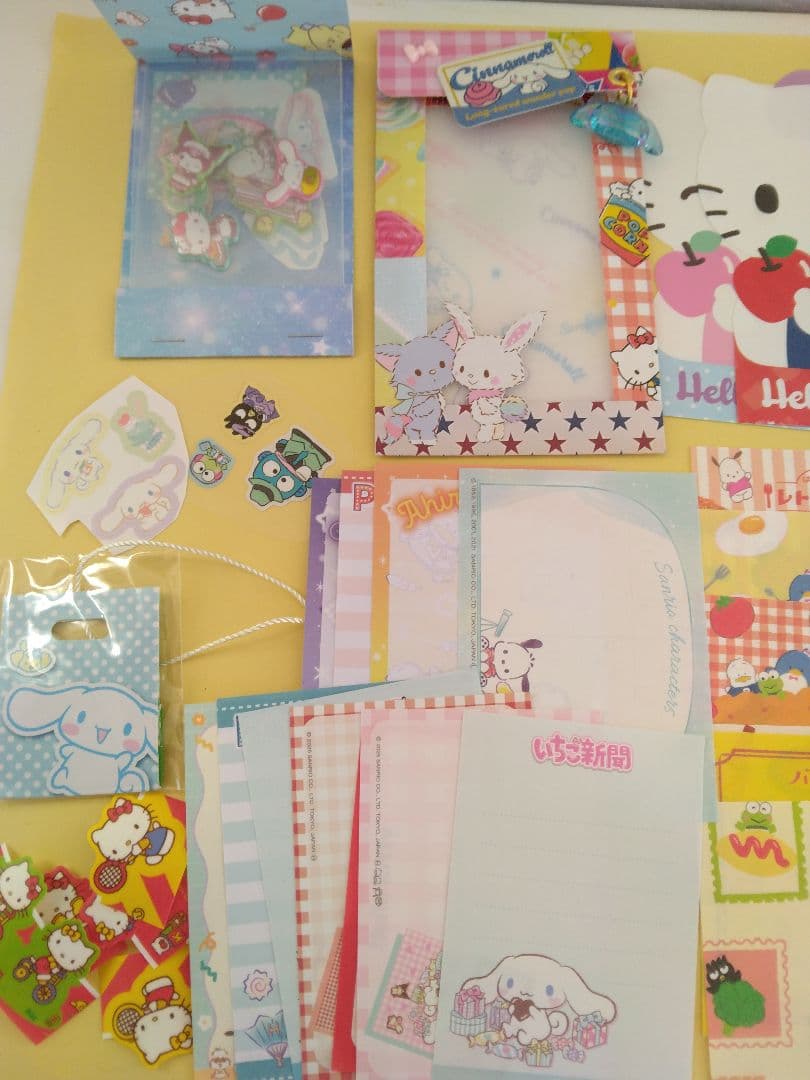 おすそ分けファイル シナモンロール サンリオ A7 バインダー メモ