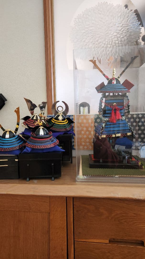 鎧兜飾り のアレンジした鎧1体と兜6体のプラモデルです！特別