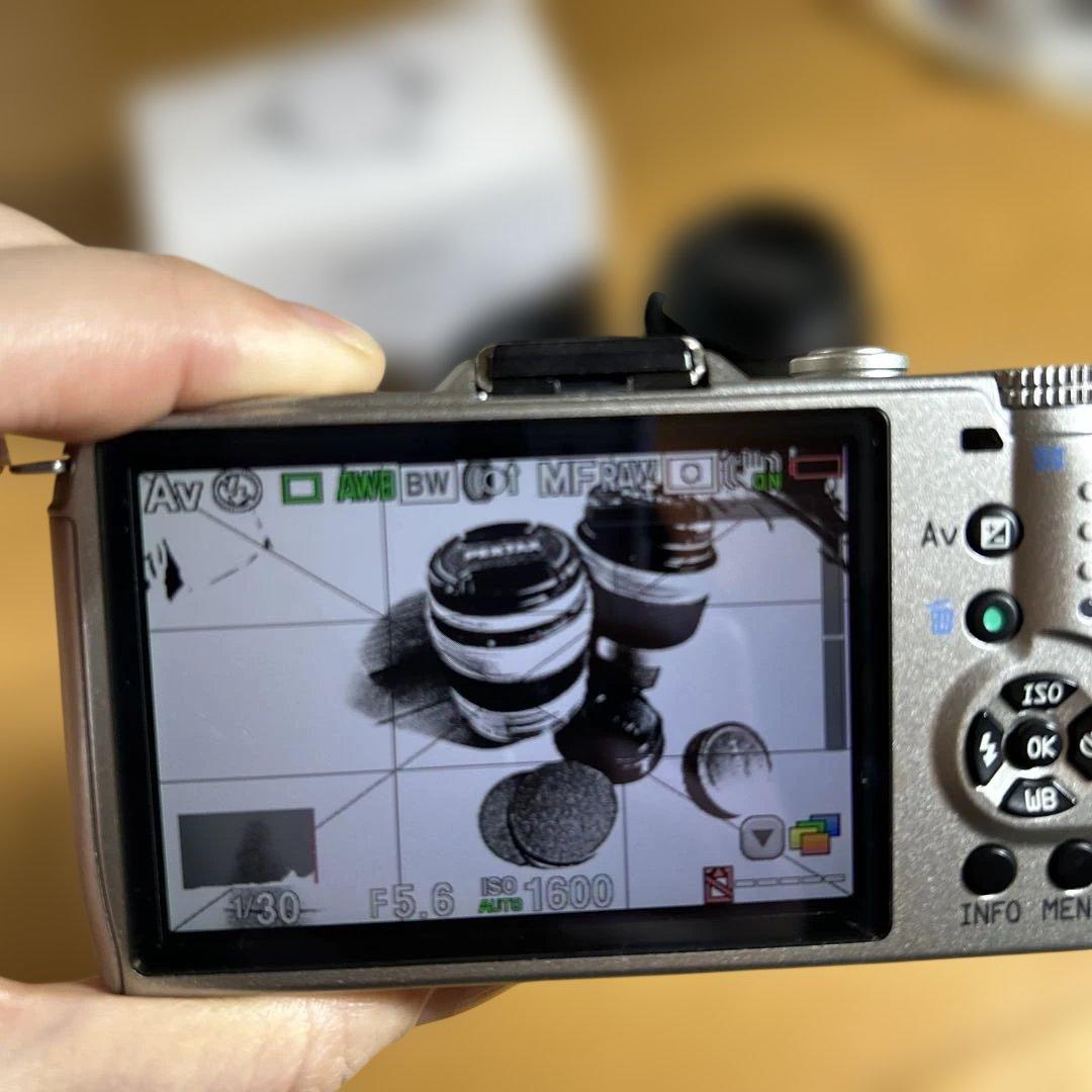 PENTAX Q7【中古品】充電器バッテリーデジタル一眼レフ レンズ3本付き