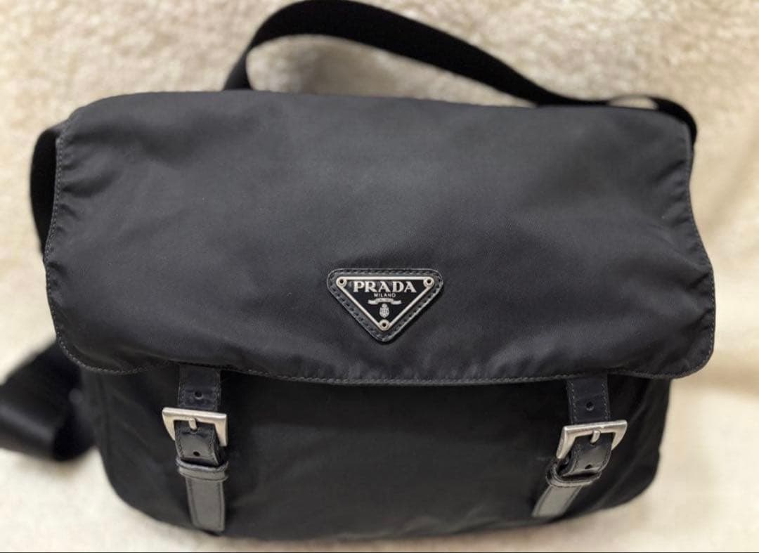 プラダ ショルダーバッグ メッセンジャー 三角ロゴ ナイロン レザー