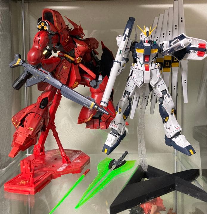 MG 1/100 νガンダム＆サザビー ver Ka 完成品 - メルカリ