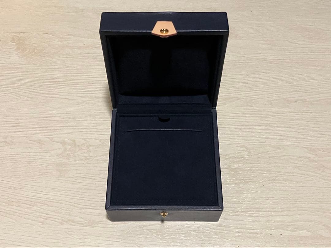 Louis Vuitton ギフトボックス ネイビー ネックレスケース空箱 - メルカリ