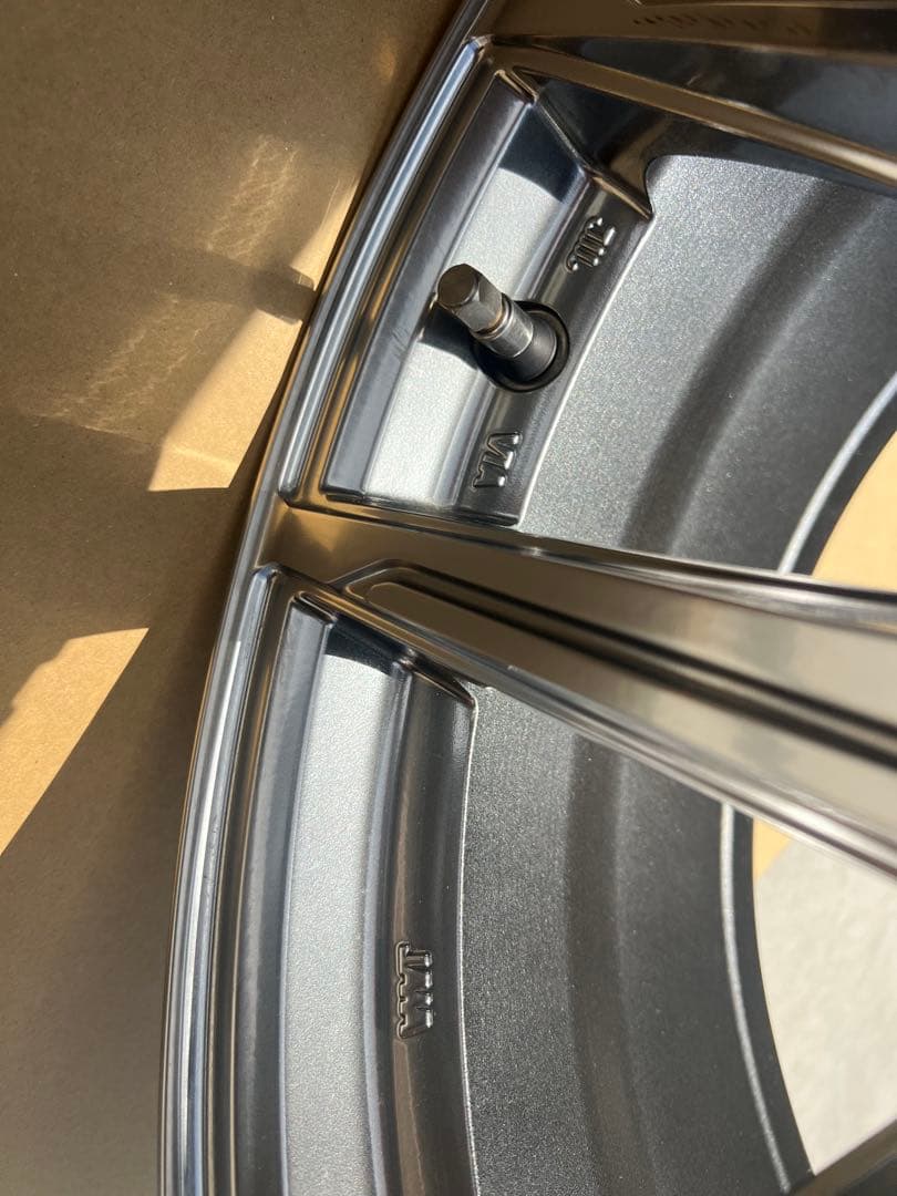 美品★鋳造FORGED★LONGINUS 19インチ 8.0J 40 114.3