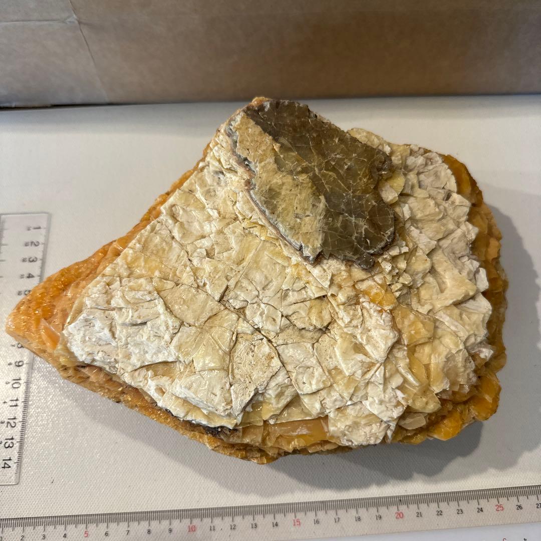 然別オパール 北海道石 蛍光オパール約3200g - メルカリ