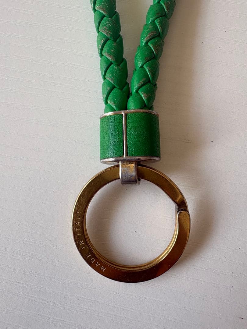 BOTTEGA VENETA グリーン キーホルダー - メルカリ