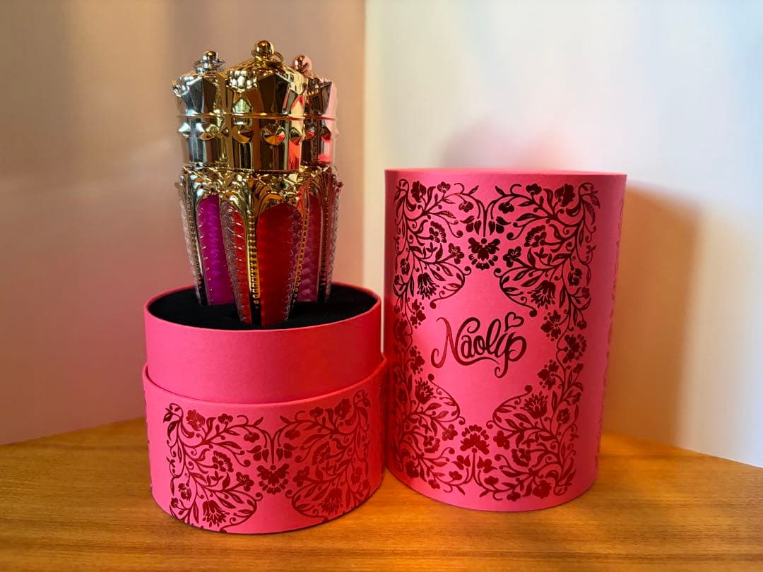 NaolipナオリップとAURAFEY オーラフェイ未使用白Tシャツ