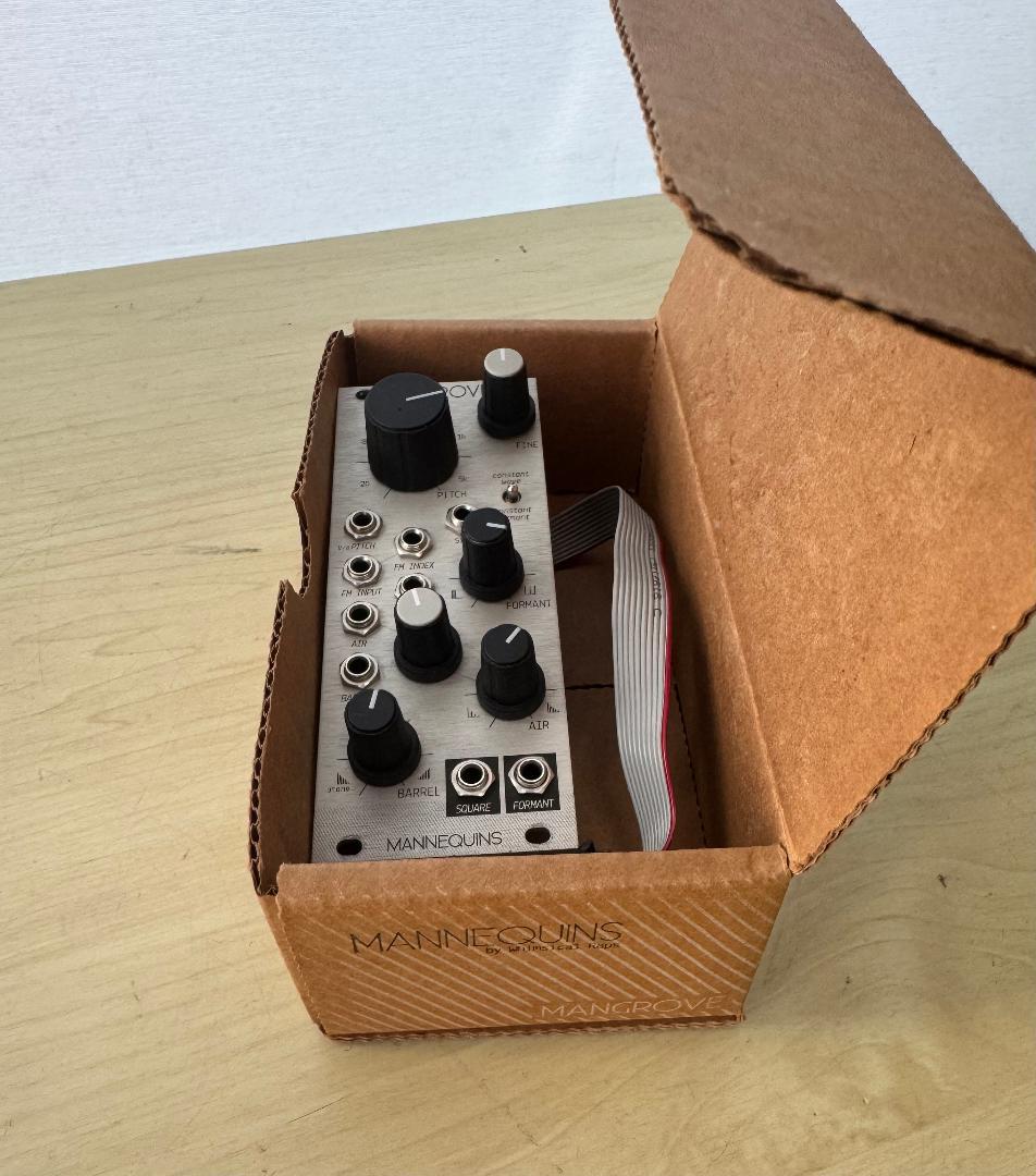 MANNEQUINS MANGROVE モジュラーシンセサイザー